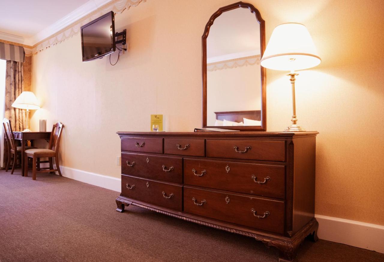Phoenix Hotel